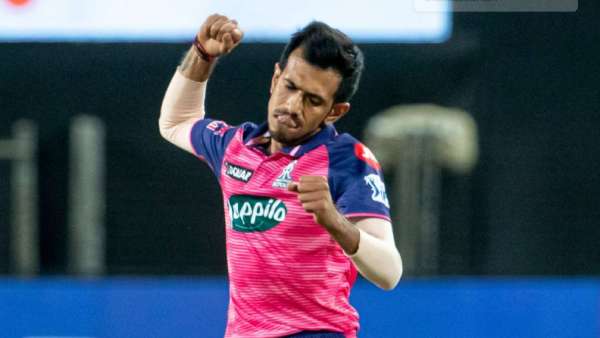  அசத்தும் சாஹல் 