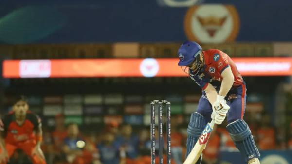 ஹாட்ரிக் சிக்சர்