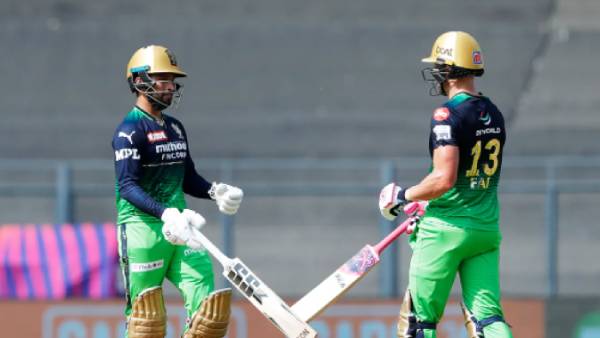 105 ரன்கள் ஜோடி