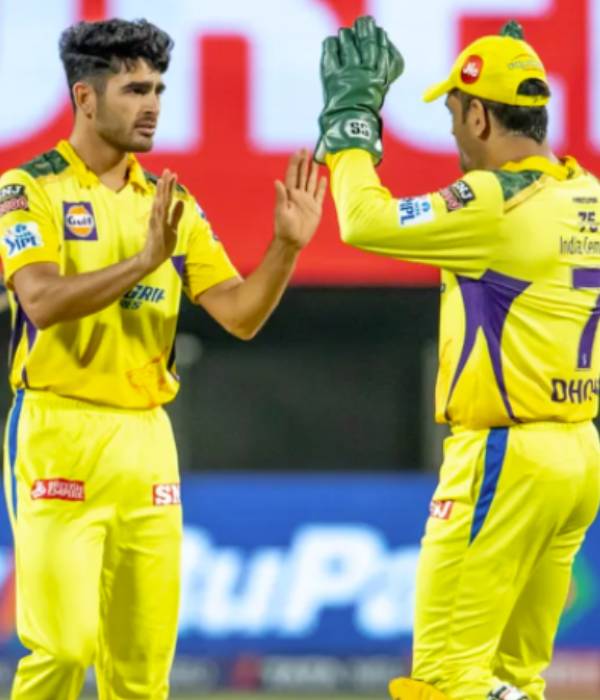 இளம் வீரர்களுக்கு பாராட்டு