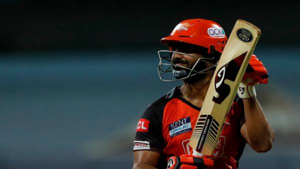 அசத்திய திரிபாதி