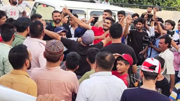 தேசமே துணை நிற்கிறது