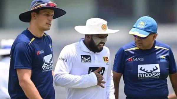 3வது நபரா? 