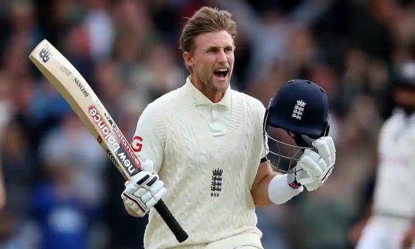 டேரல் மிட்செல் சதம்