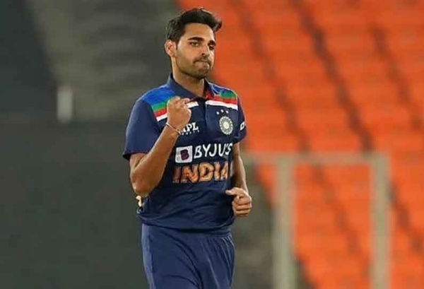 புவனேஸ்வர் குமார் அசத்தல்