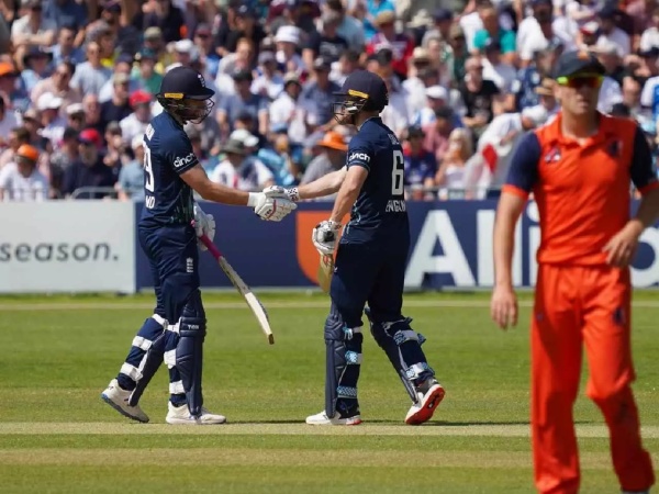 அடுத்தடுத்து சதம்