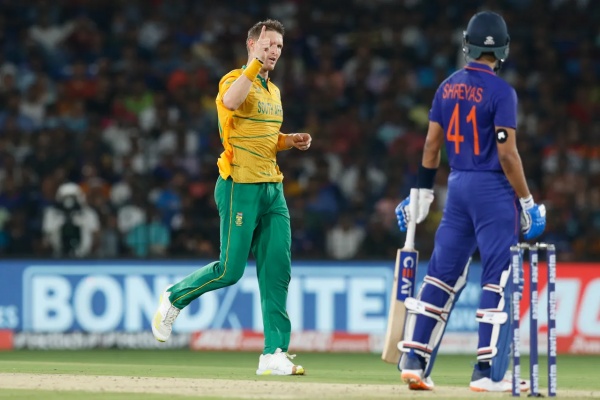 இந்தியா தடுமாற்றம்