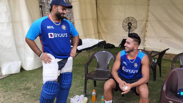 கவனம் ஈர்த்த உம்ரான் மாலிக் 