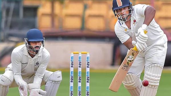 மீண்டும் சதம்