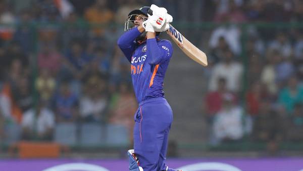 பறந்த சிக்சர்கள்