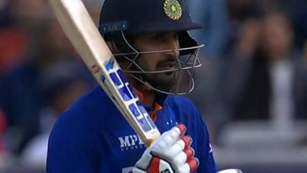 தீபக் ஹூடா சதம்