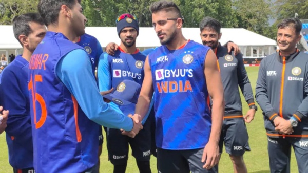 ப்ளேயிங் 11 விவரம்