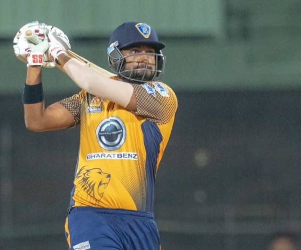 19 சிக்சர்கள்