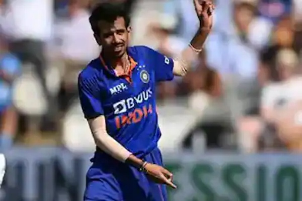 அட்டகாச பவுலிங்