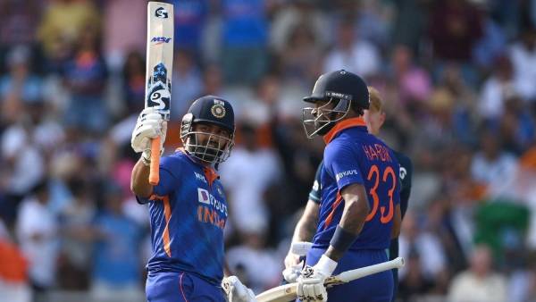 அதிரடி சதம் 