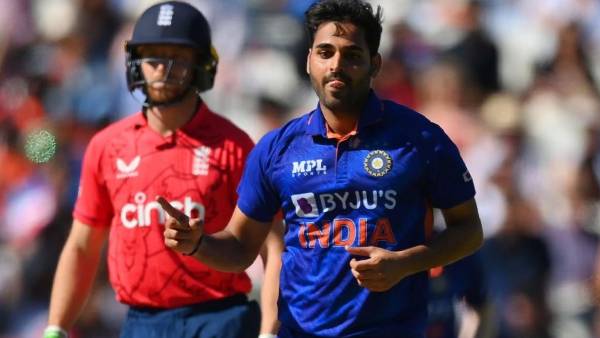  பந்துவீச்சு படை 