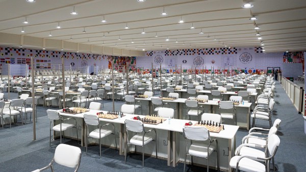 ரசிகர்களை கவர்ந்த நடனம்