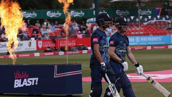 அடுத்தடுத்து விக்கெட்