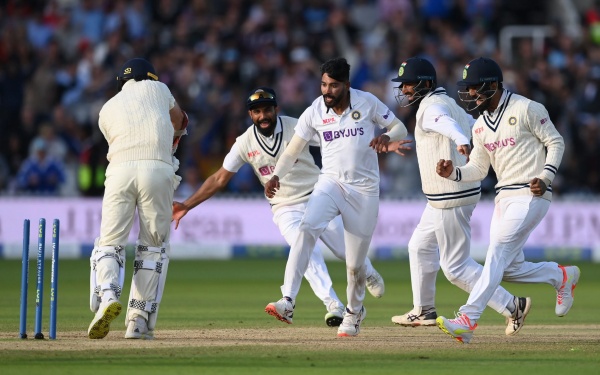 பவுலிங் விவரம்