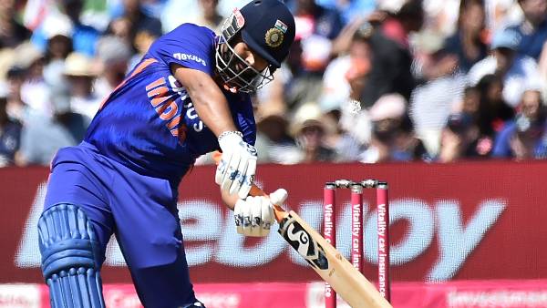 அதிரடி ஆட்டம்