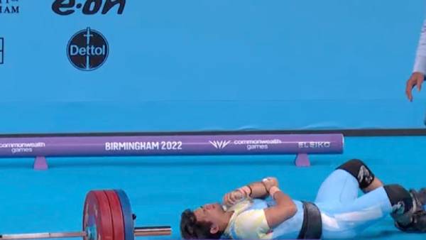 காயத்தால் அவதி