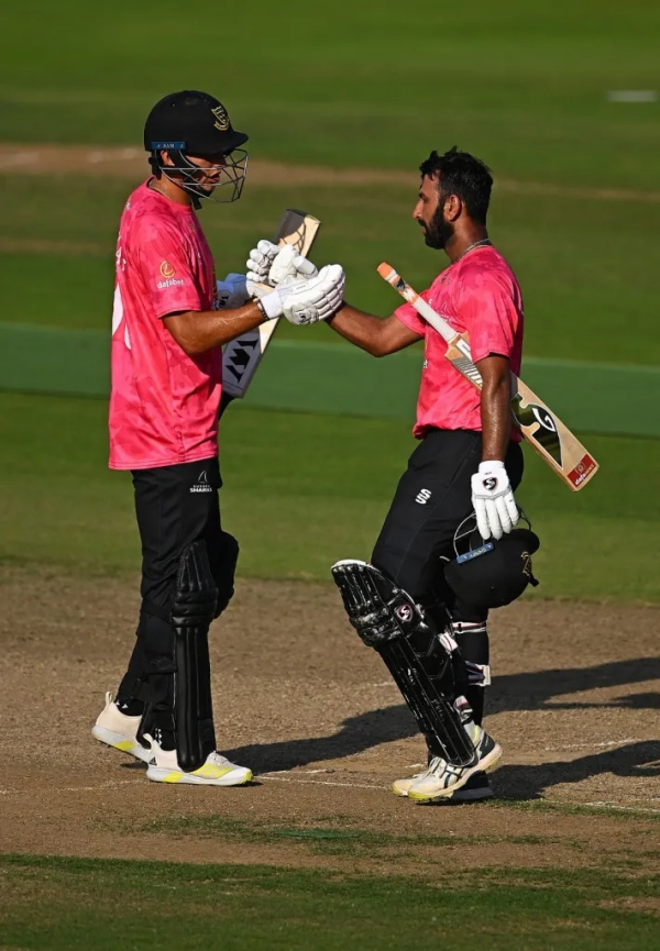 அதிரடி சதம்