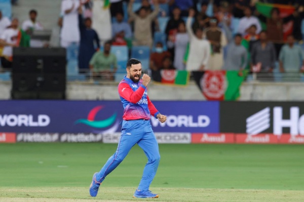 அடுத்தடுத்து ஆட்டமிழப்பு