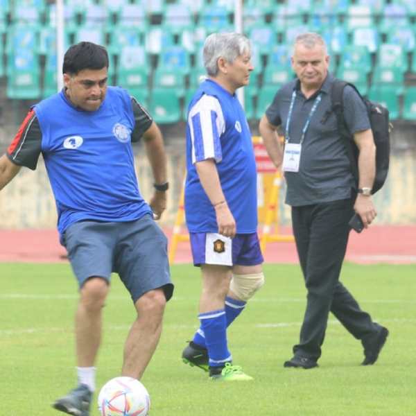 கால்பந்து போட்டி 