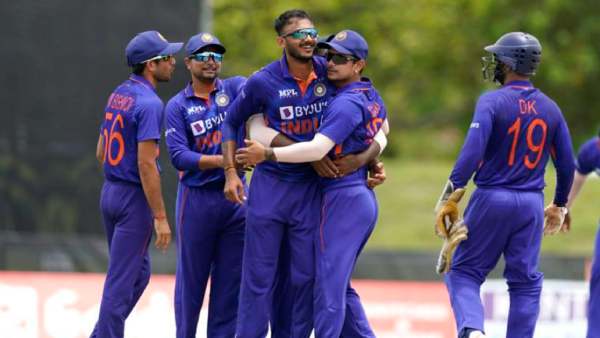 சரிந்த விக்கெட் 