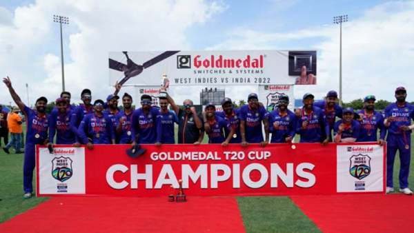 5 பேர் டக் அவுட் 