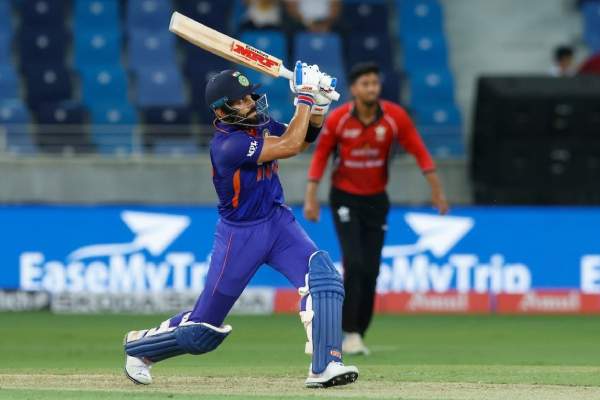 விராட் கோலி அரைசதம்