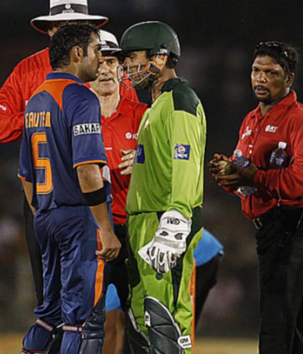 கடும் வாக்குவாதம் 