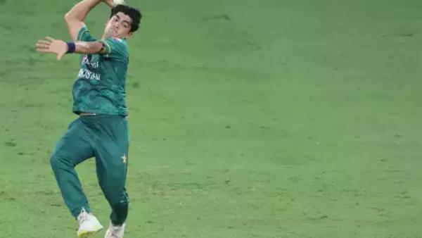 நசீம் ஷா பவுலிங் 