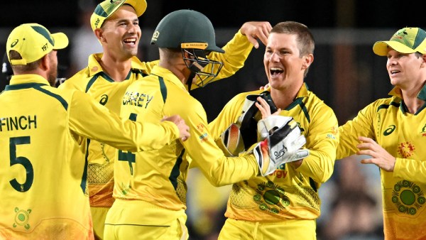 ஸ்மித் அரைசதம்