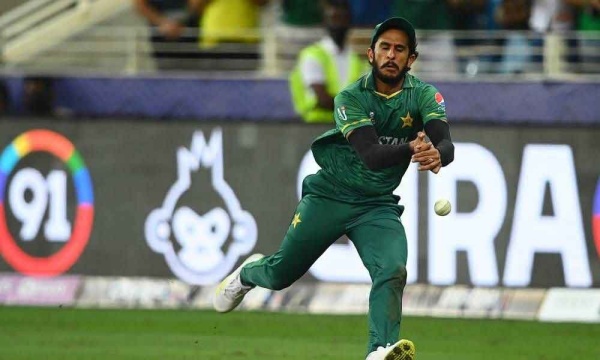 கேட்சை தவறவிட்டு சொதப்பல்