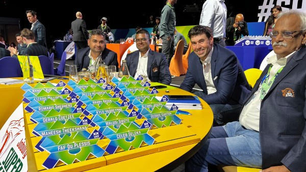 முன்னணி வீரர்கள்