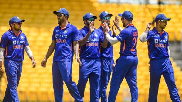 ஆச்சரியமாக இருக்கிறது 