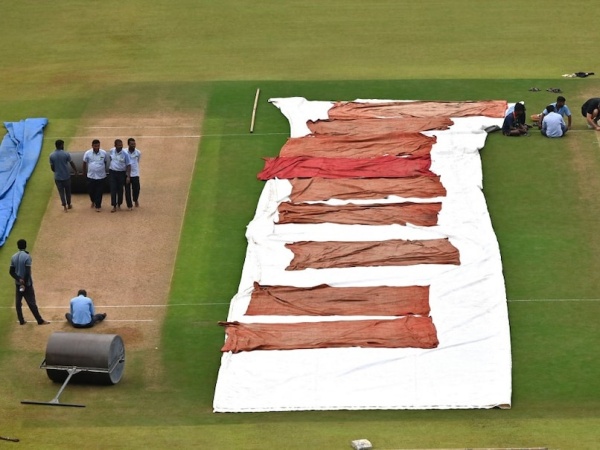 டாஸ் தாமதம்