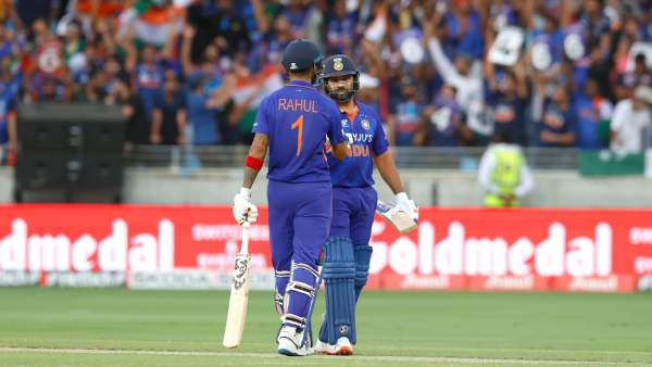 அடுத்தடுத்து விக்கெட்