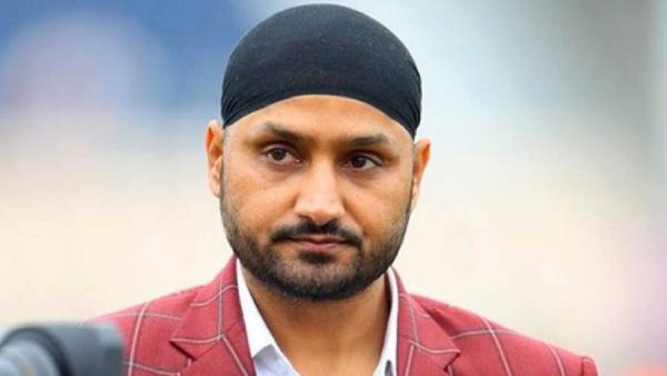 ஹர்பஜன் விளாசல் 