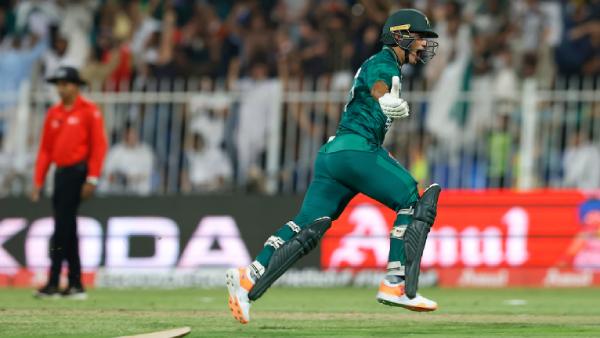 கடைசி ஓவரில் த்ரில்லர்