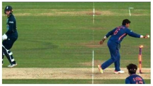 தீப்தி சர்மா மான்கட்