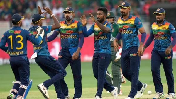 காயமடைந்த வீரர்களுக்கு இடம்