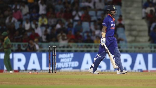 தவான் ரன் அவுட்