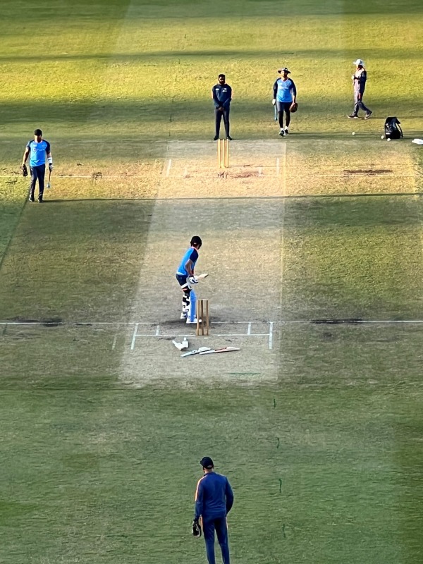 தடுமாறிய தொடக்கம்