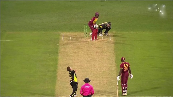 அபார பந்துவீச்சு