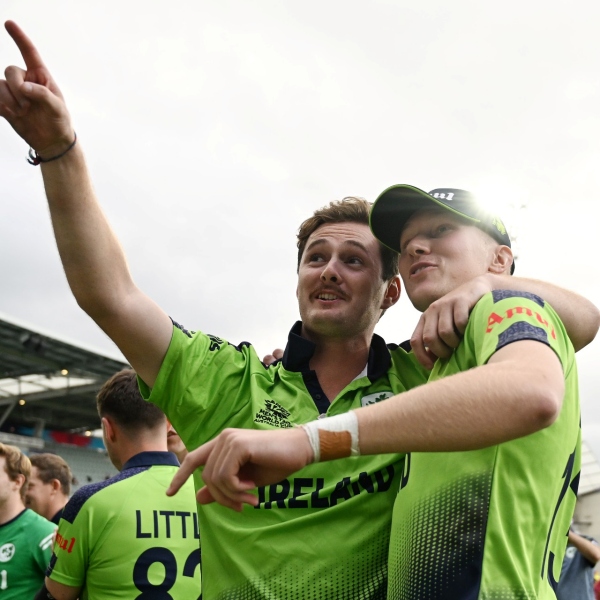 அதிரடி தொடக்கம்