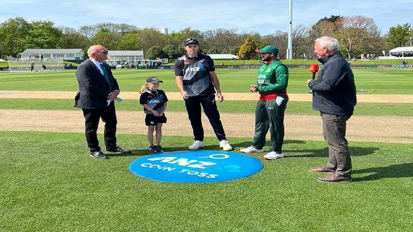 அபார தொடக்கம்