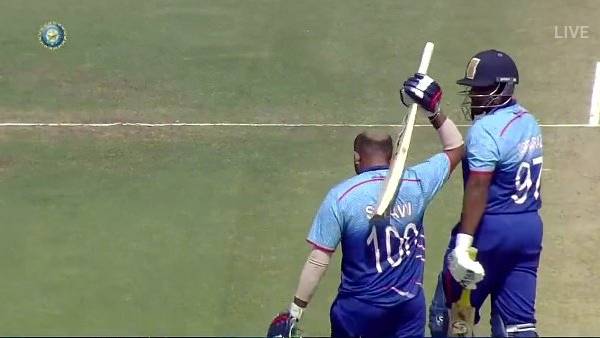 46 பந்தில் சதம்