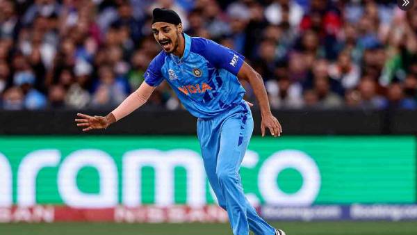 அபார பந்துவீச்சு